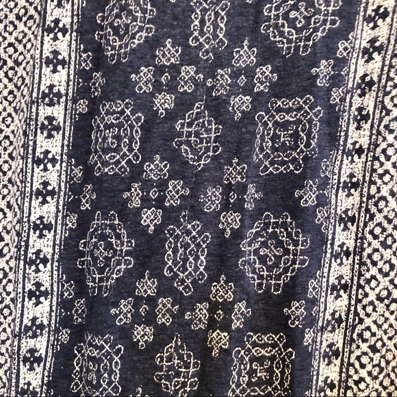 🌈 6/$60, Lucky Brand Tribal Print, Long Sleeve, Beige/Blue, Small - Picture 3 of 5